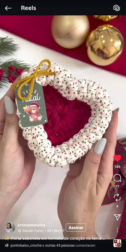 Reel da Hellen no Instagram mostrando o cesto coração em crochê